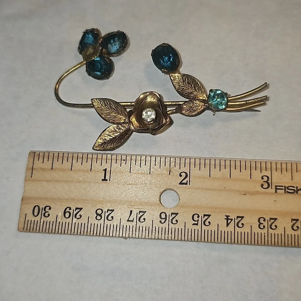 Vintage Coro Brooch with gem stones